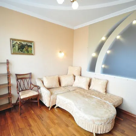 Gate Apartment *